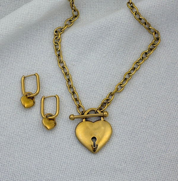 Image of heart necklace and earrings