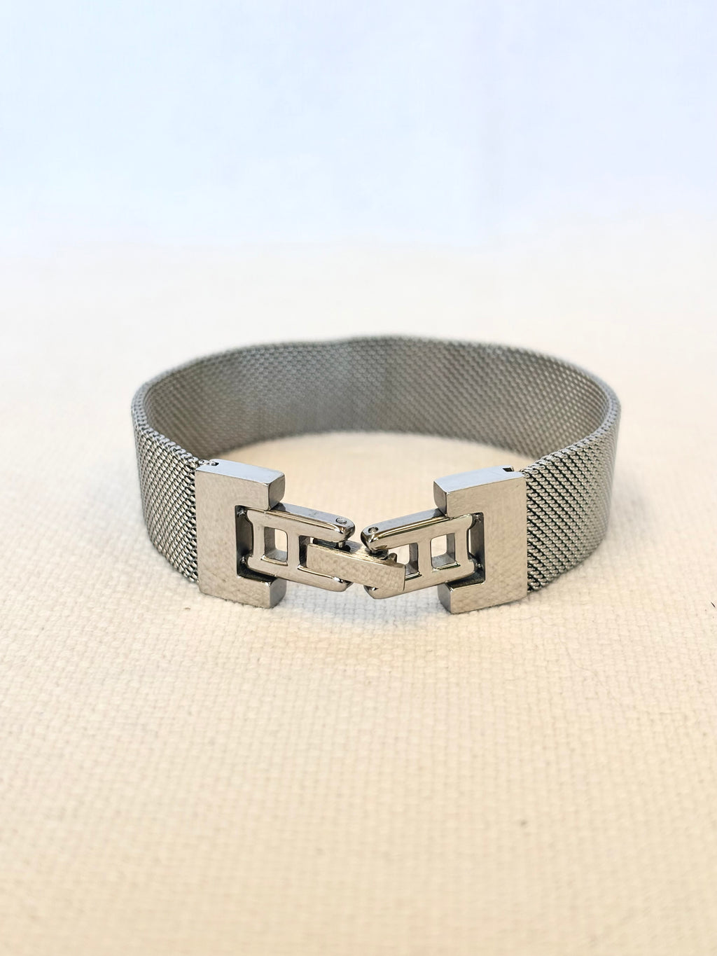 Harper Mesh Silver Bracelet on a neutral background
